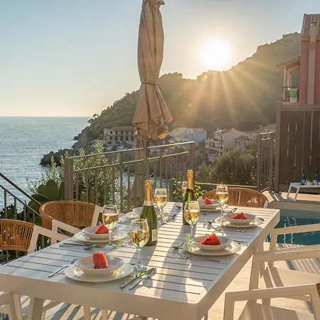 Villa Assos Rockshore