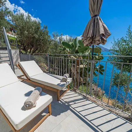 Assos Rockshore Villa *